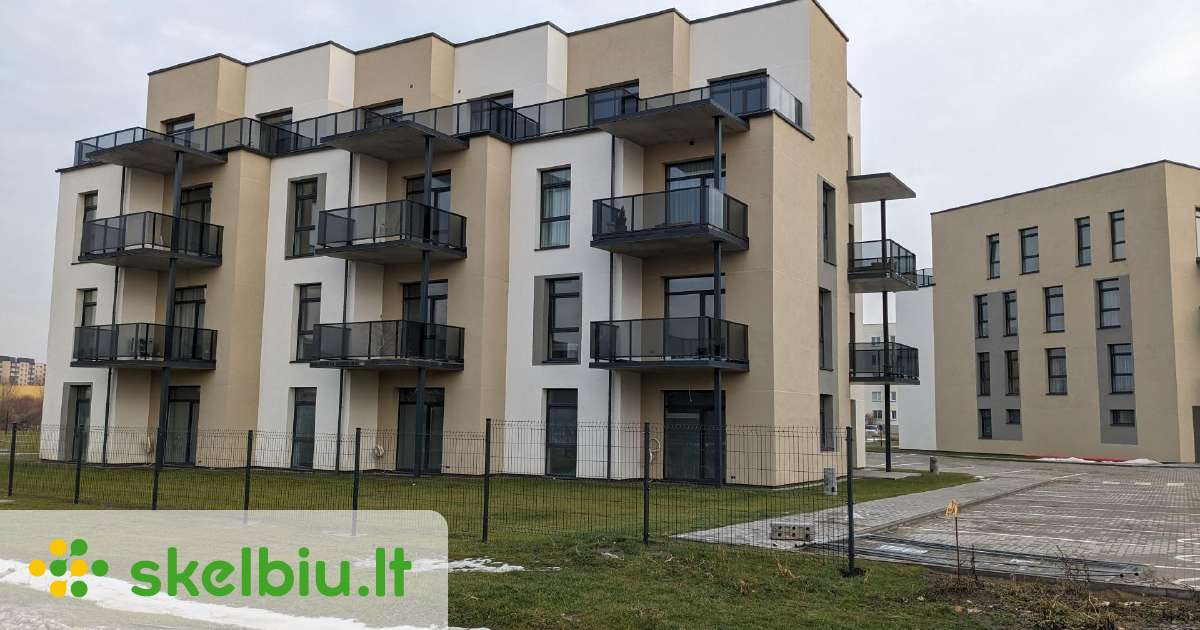 Parduodamas latviskas namas